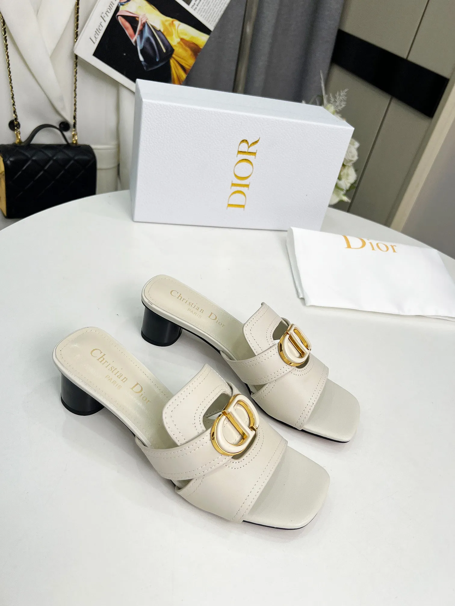 👟👟Ex-factory price 380👟👟 Genuine leather bottom +30 Dior spring and summer new style, cowhide surface, sheepskin lining + double-layer buckle, heel height 4.5cm, size 35-42